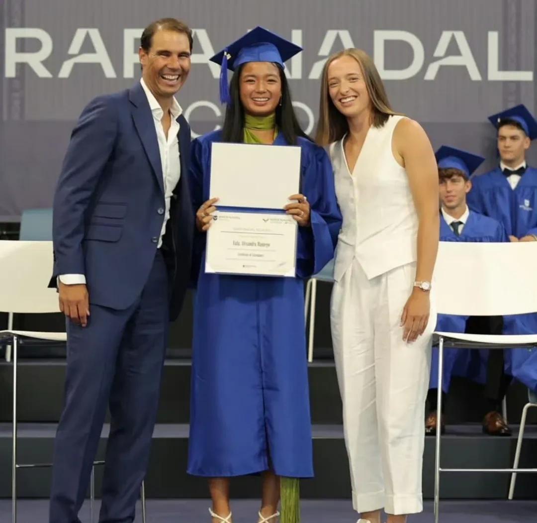 刚刚！纳达尔爆冷击败塞尔维亚队山东泰山国际比赛日复出首秀，阿贾克斯强势反弹备战英超的简单介绍